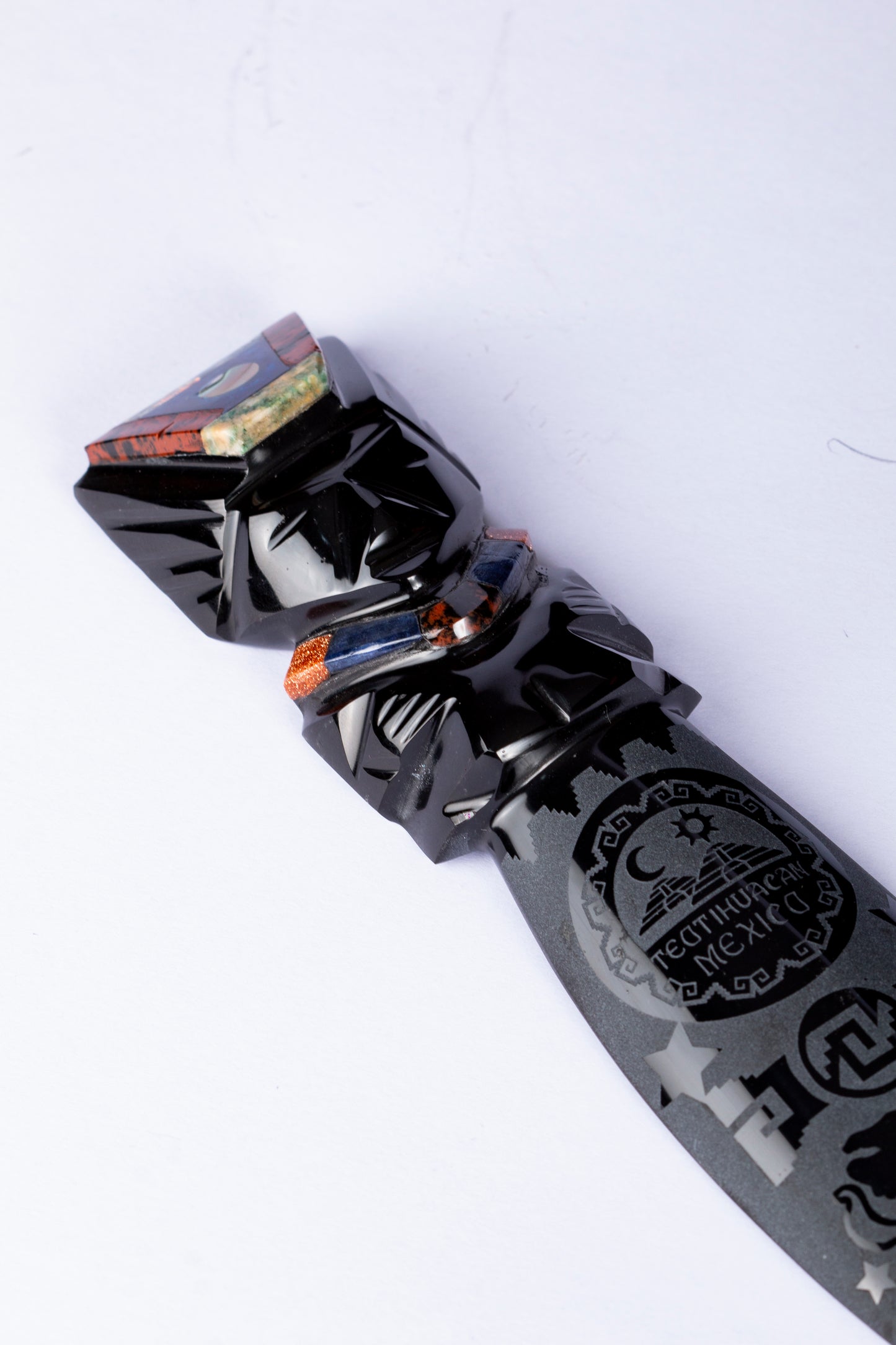 "La Daga de Obsidiana: Poder y Protección Ancestral 🔥🖤"