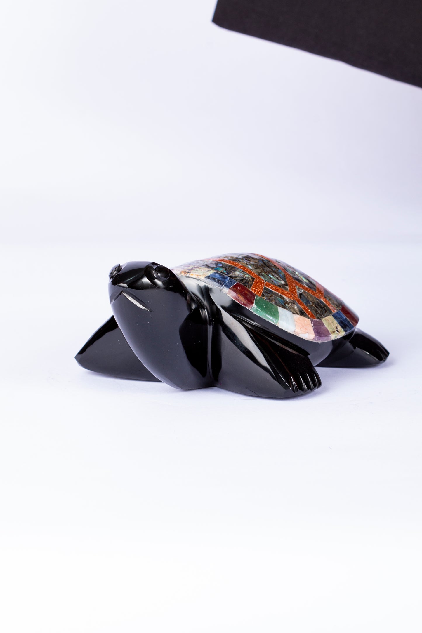 "La Tortuga de Obsidiana: Sabiduría y Protección Ancestral 🐢✨"