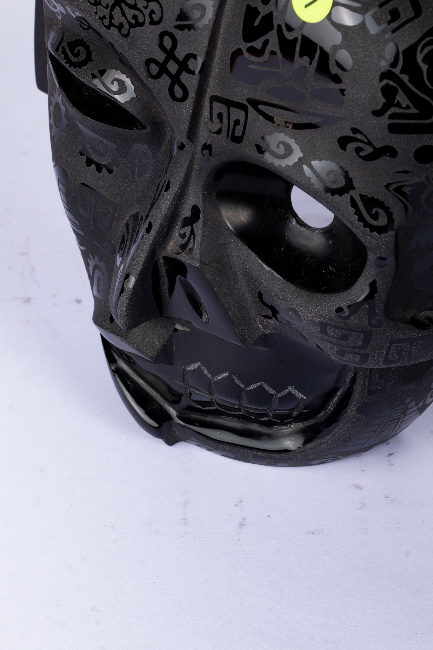 Máscara Dualidad – Obsidiana Grabada