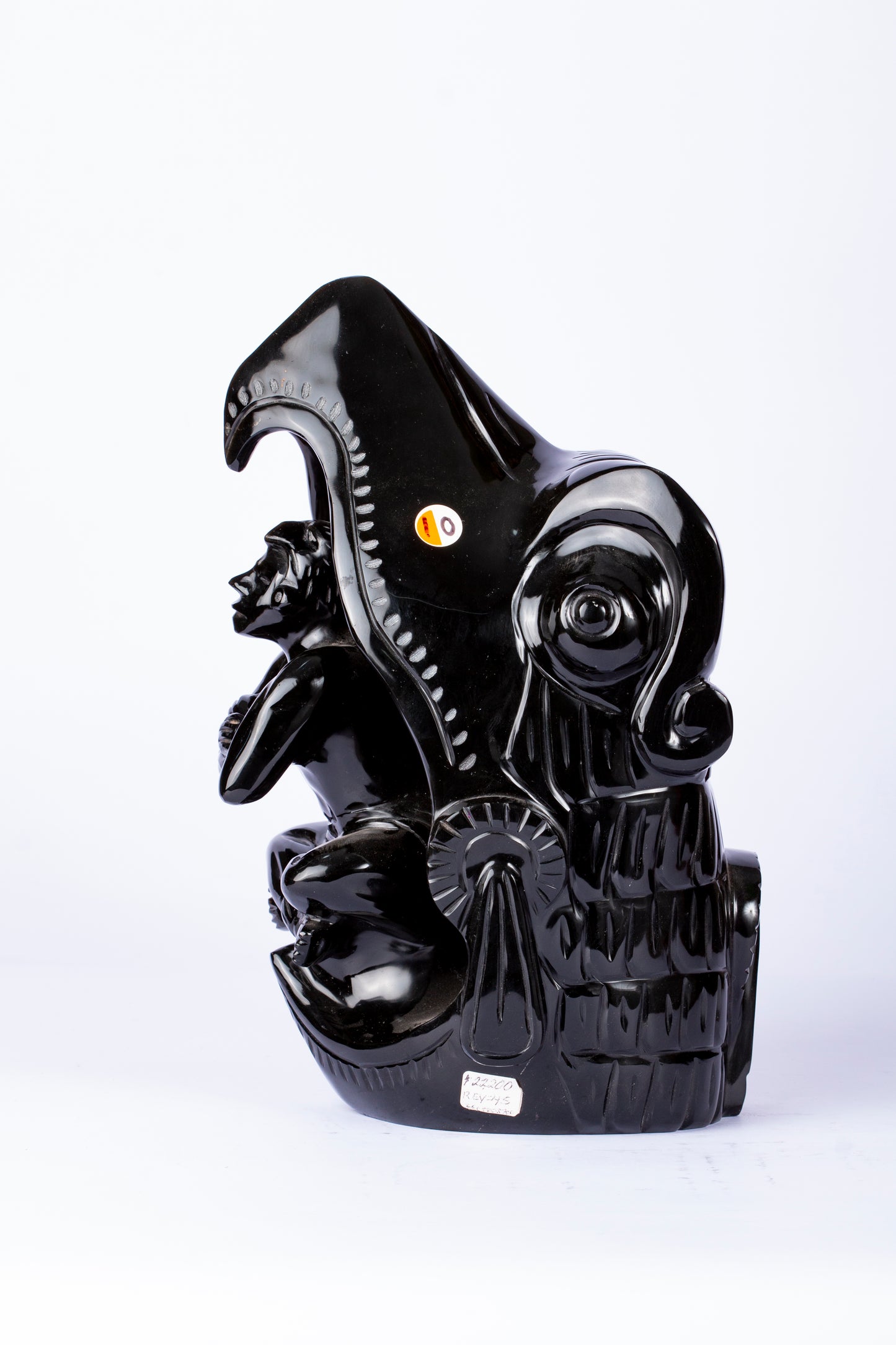 Guerrero Interior – Figura en Obsidiana dentro de Concha Espiritual