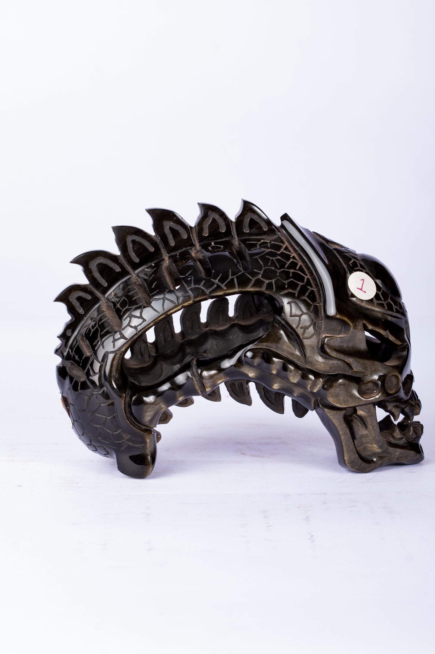 Dragón Mesoamericano – Escultura de Obsidiana Dorada