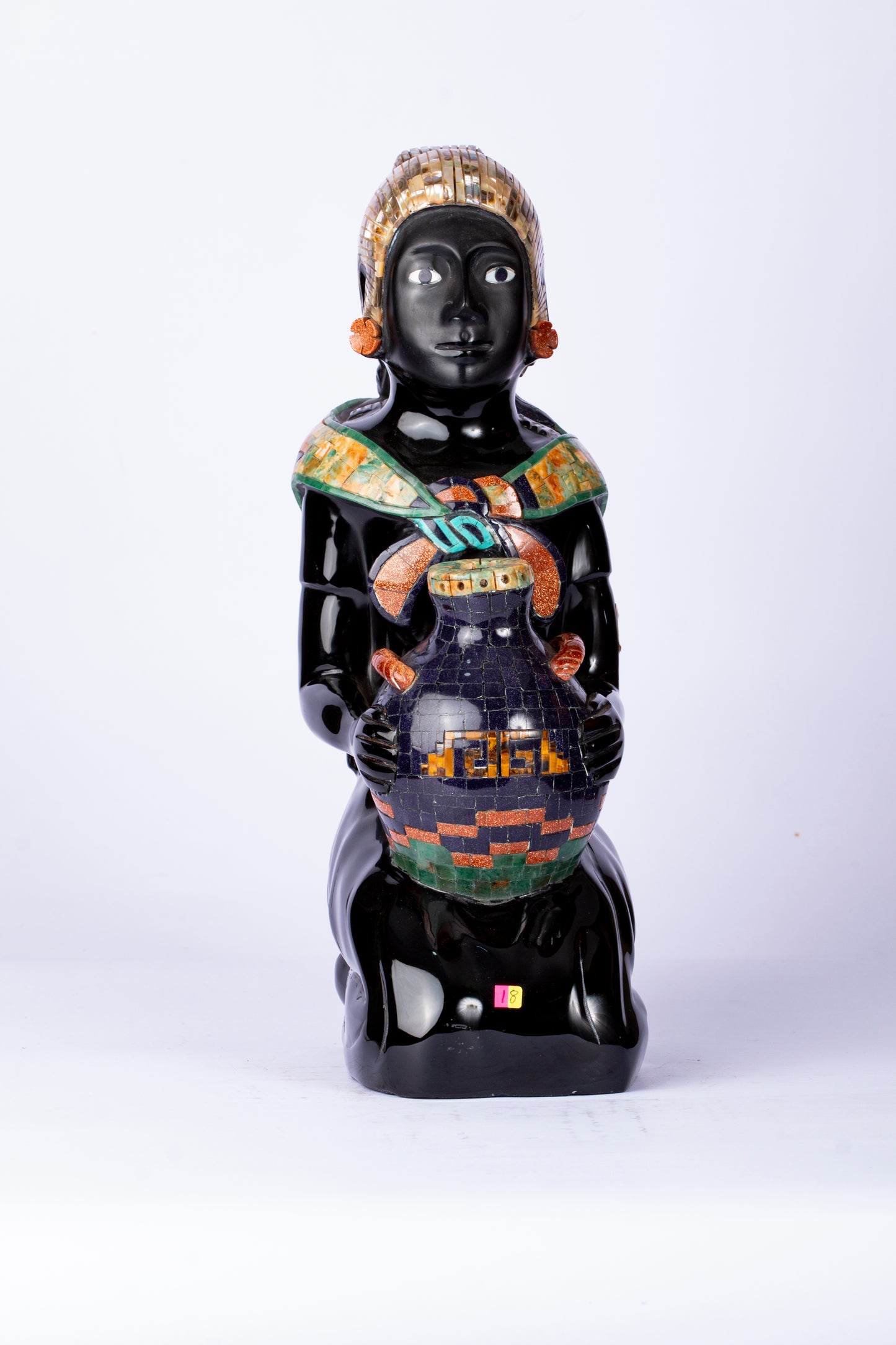 Mujer con Cántaro – Escultura en Obsidiana con Incrustaciones
