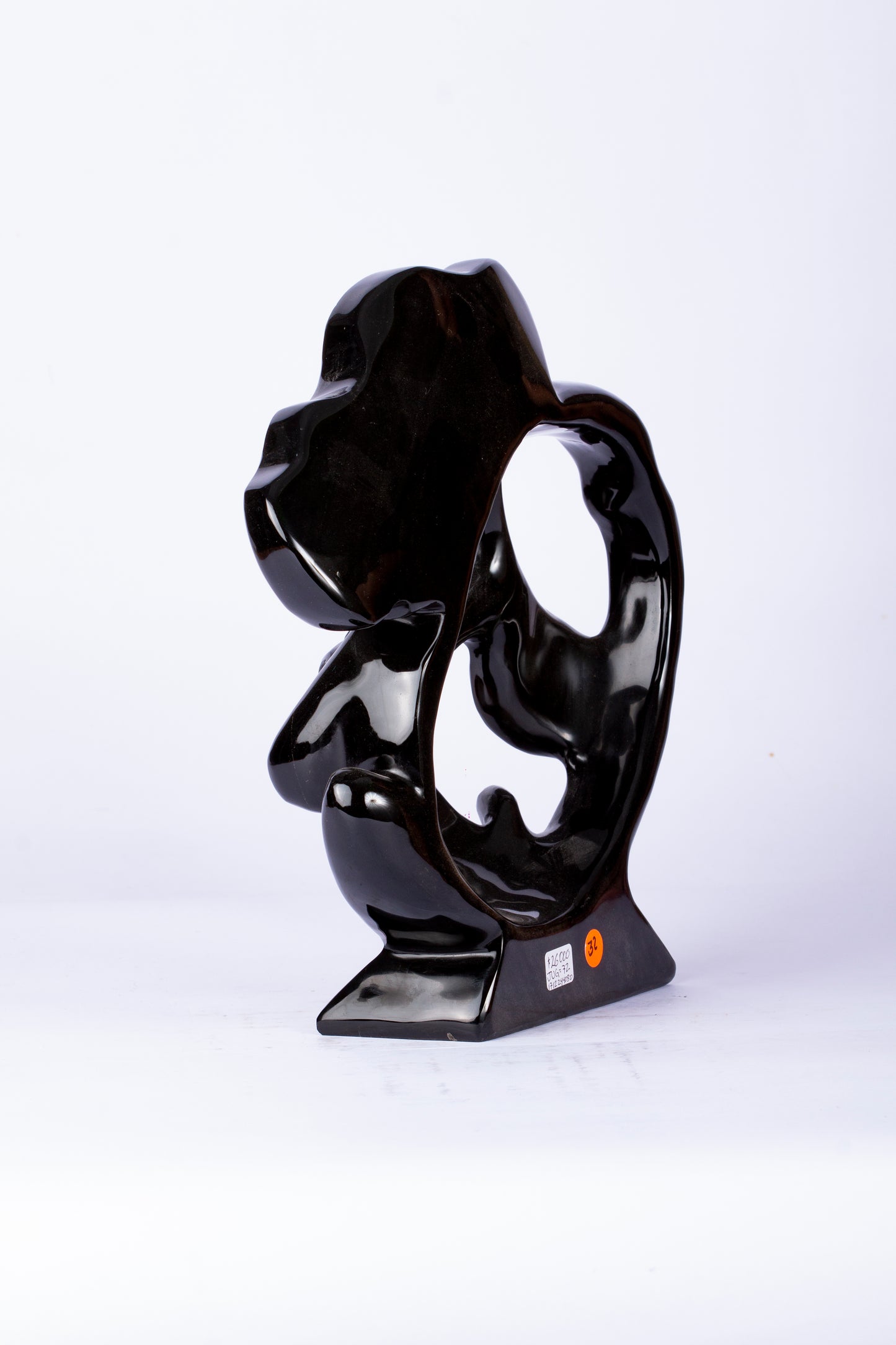 Amor Eterno – Escultura en Obsidiana Pulida