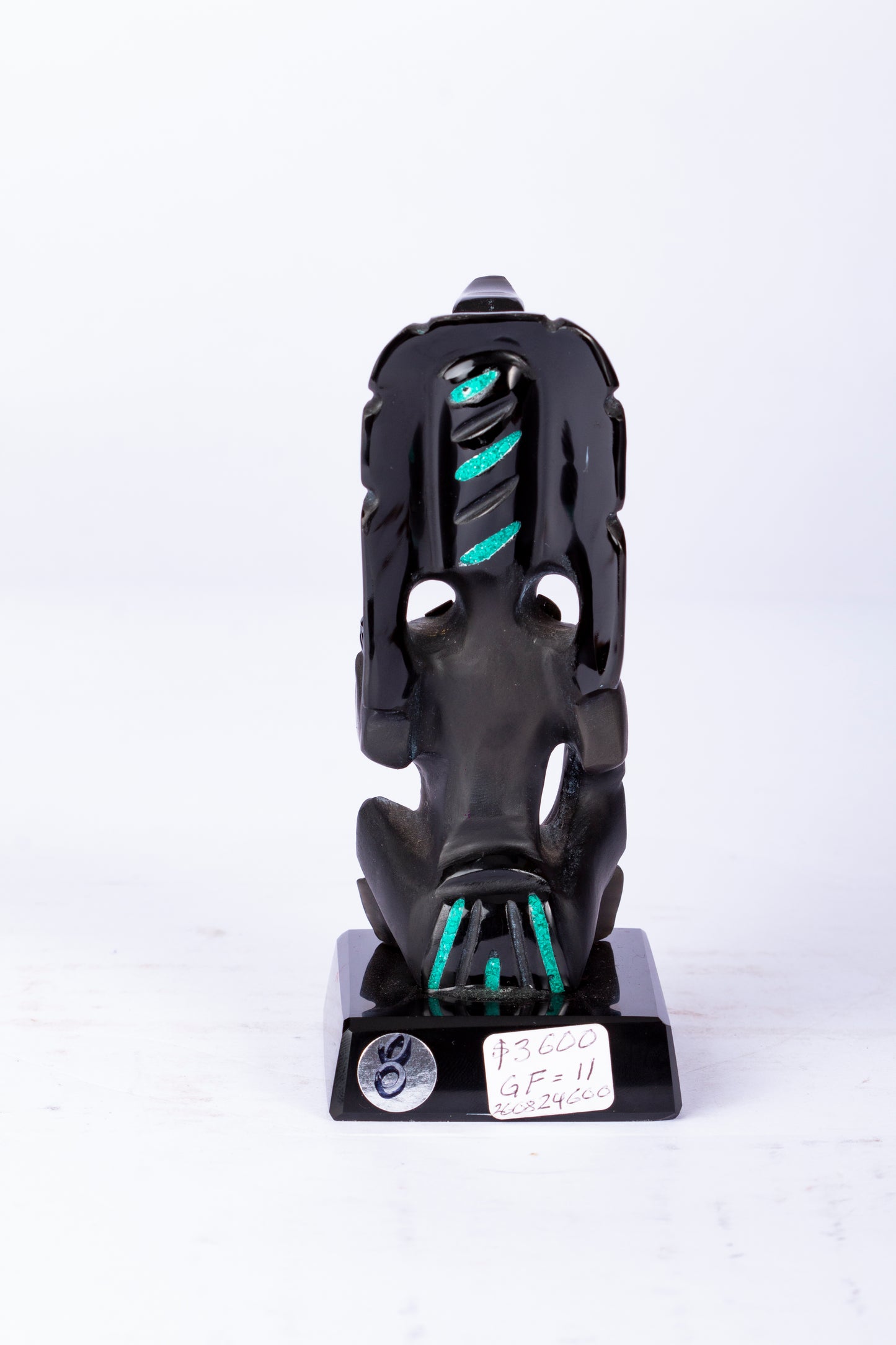 Figura de Guerrero Mesoamericano con Tocador de Jaguar