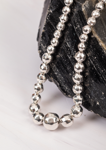 Collar de Plata 925 con Esferas Facetadas en Degradado