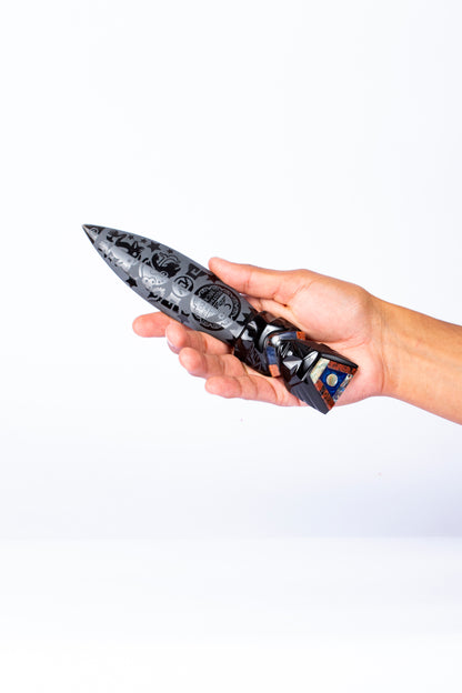 "La Daga de Obsidiana: Poder y Protección Ancestral 🔥🖤"
