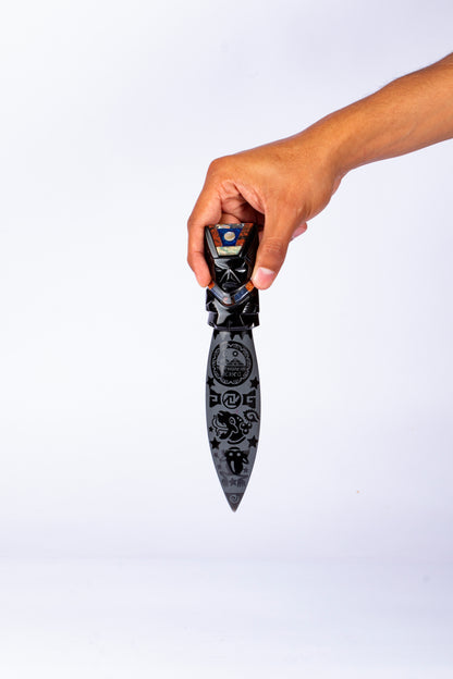 "La Daga de Obsidiana: Poder y Protección Ancestral 🔥🖤"