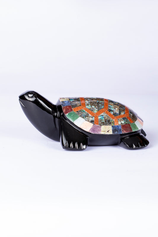 "La Tortuga de Obsidiana: Sabiduría y Protección Ancestral 🐢✨"